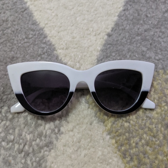 Accessories - 3/$15🍎Black and White Cat Eye Sunglasses New